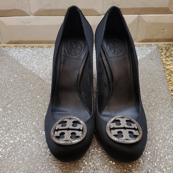 SOLD!! TORY BURCH Rare Crystal Satin Heels - Size 9 - Picture 1 of 6